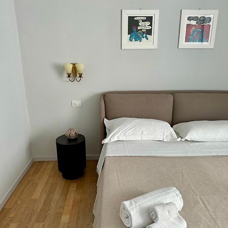 4 Balconi House- Appartamento Moderno A Lecce Esterno foto