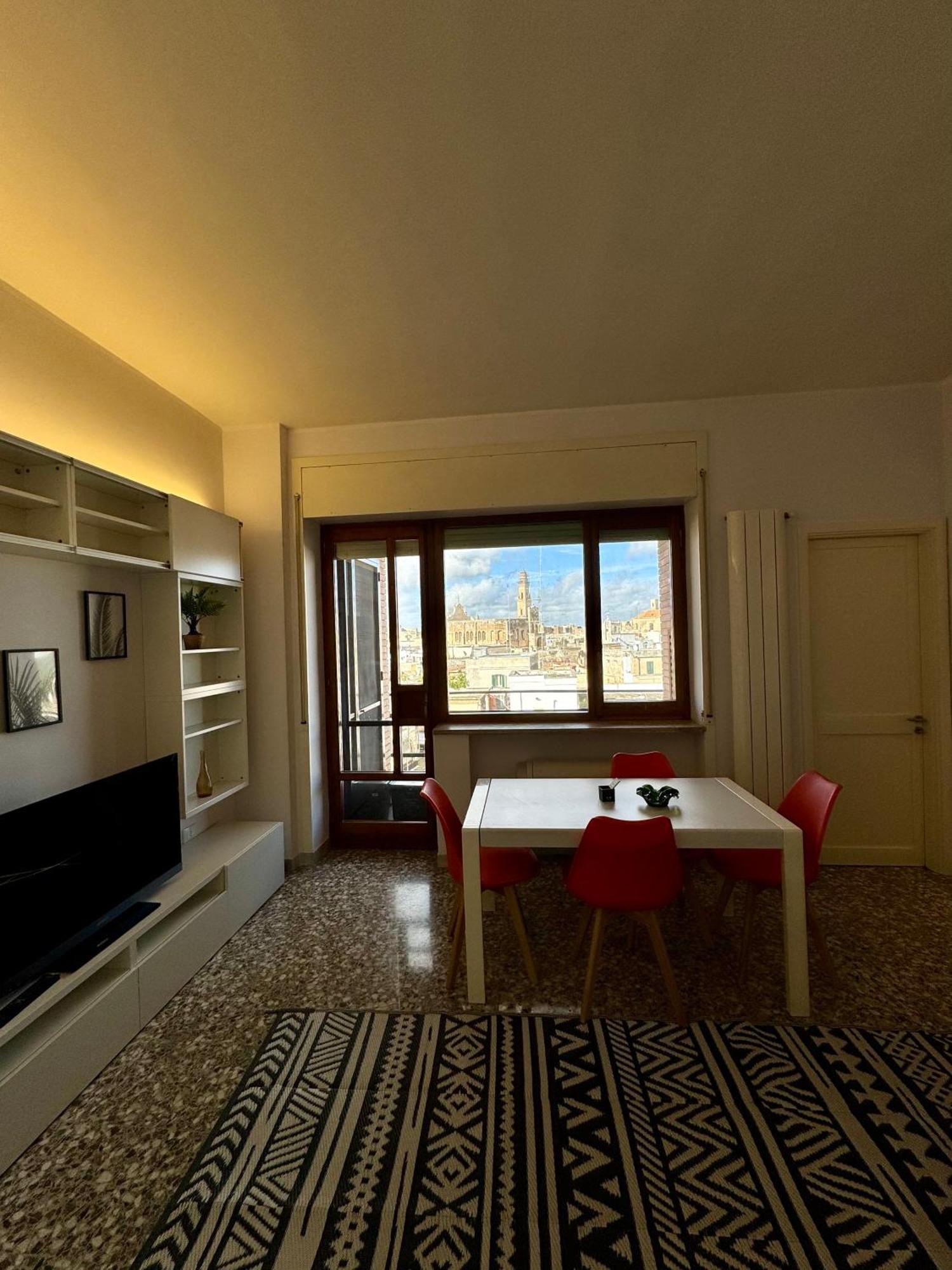 4 Balconi House- Appartamento Moderno A Lecce Esterno foto