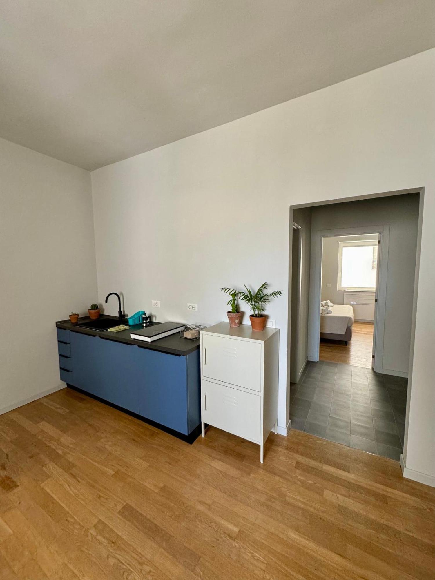 4 Balconi House- Appartamento Moderno A Lecce Esterno foto