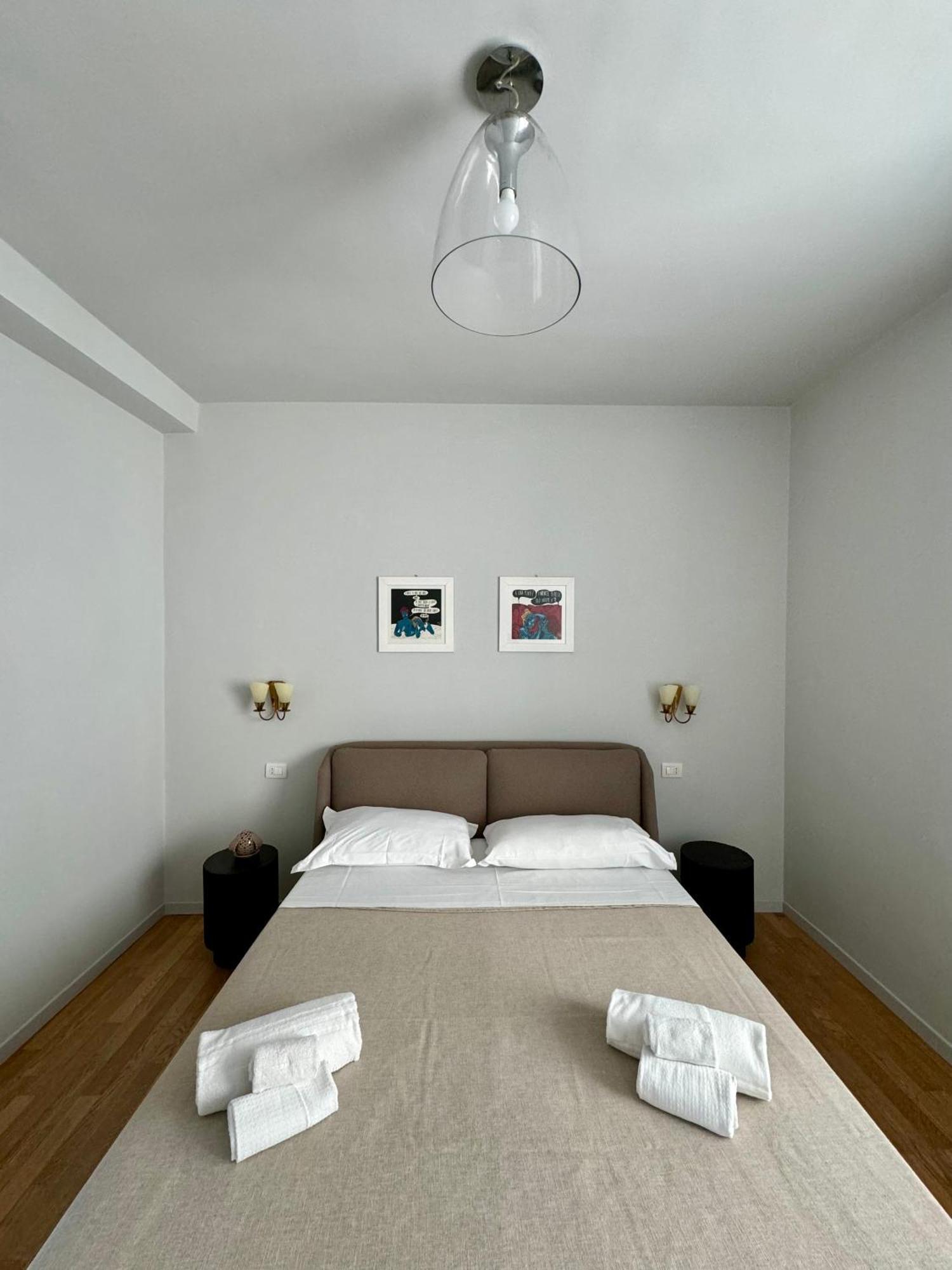 4 Balconi House- Appartamento Moderno A Lecce Esterno foto