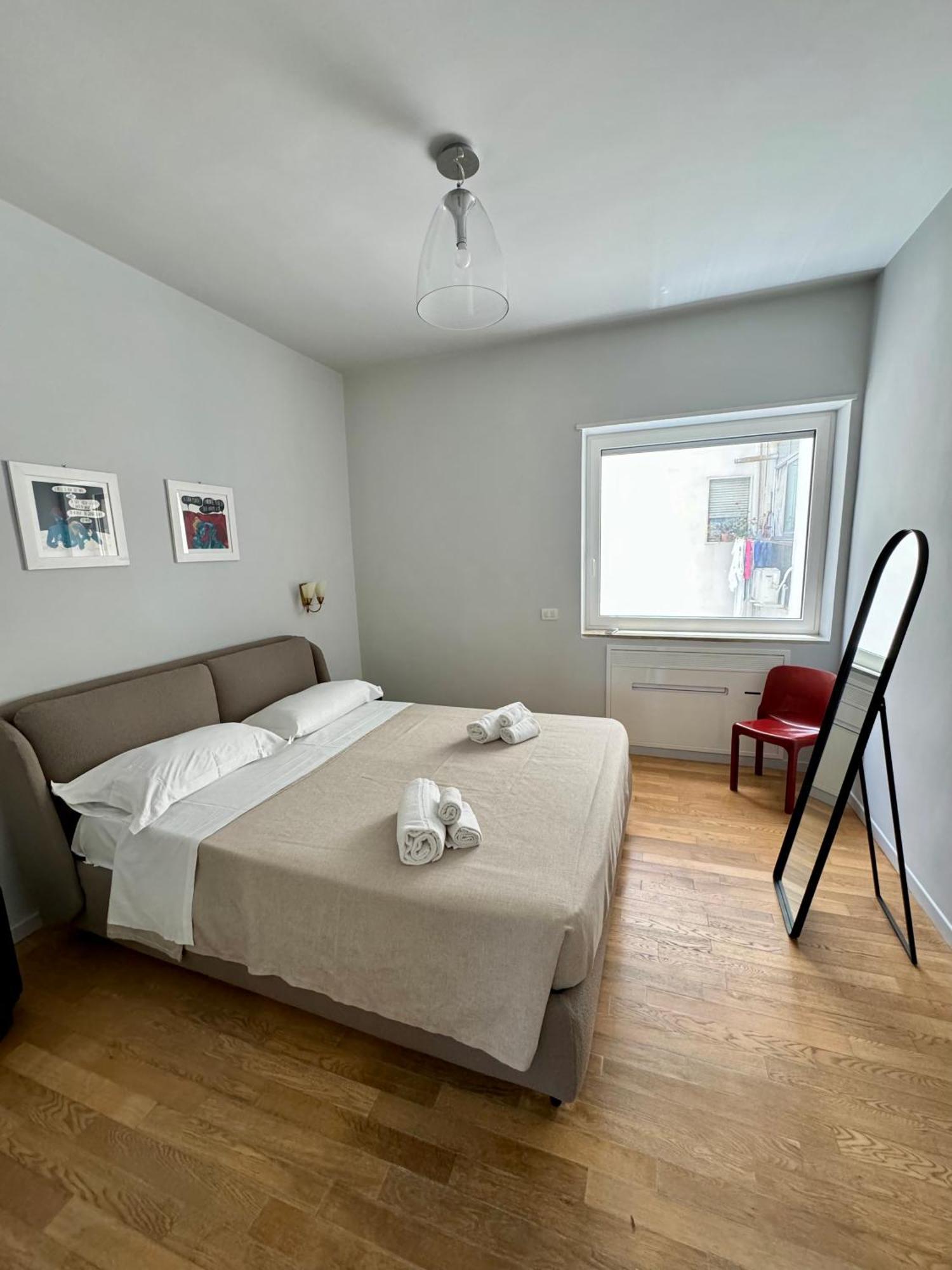 4 Balconi House- Appartamento Moderno A Lecce Esterno foto